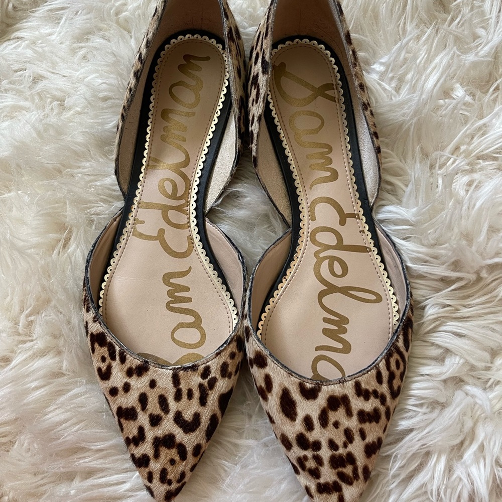 Pointed toe flats
